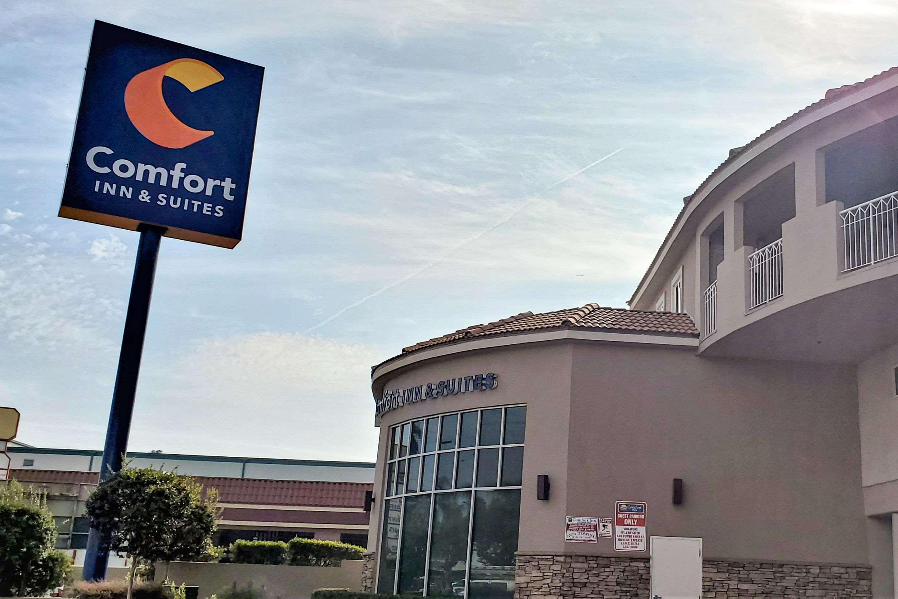 Comfort Inn & Suites Near Universal - N Hollywood - Burbank Лос-Анджелес Экстерьер фото