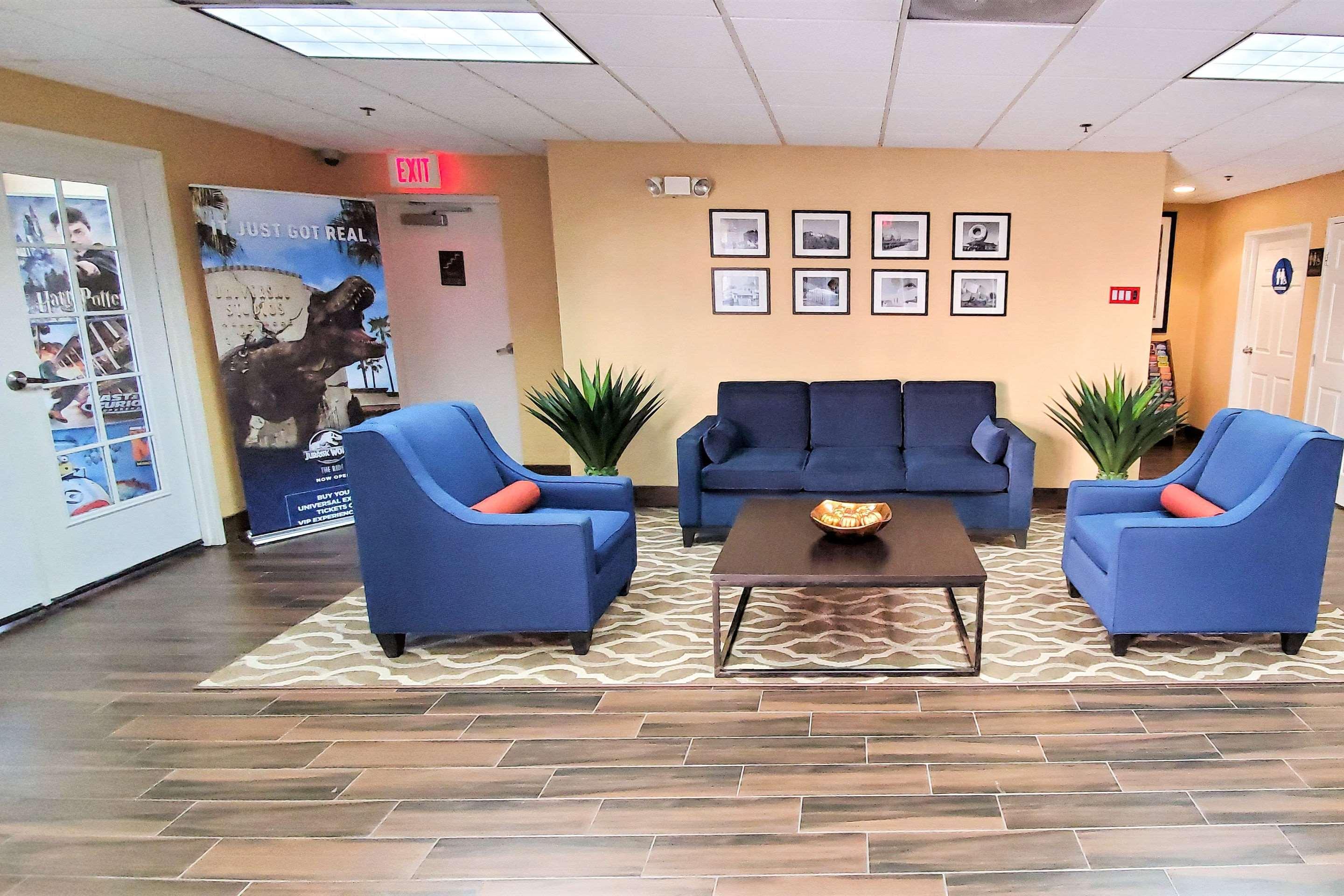 Comfort Inn & Suites Near Universal - N Hollywood - Burbank Лос-Анджелес Экстерьер фото