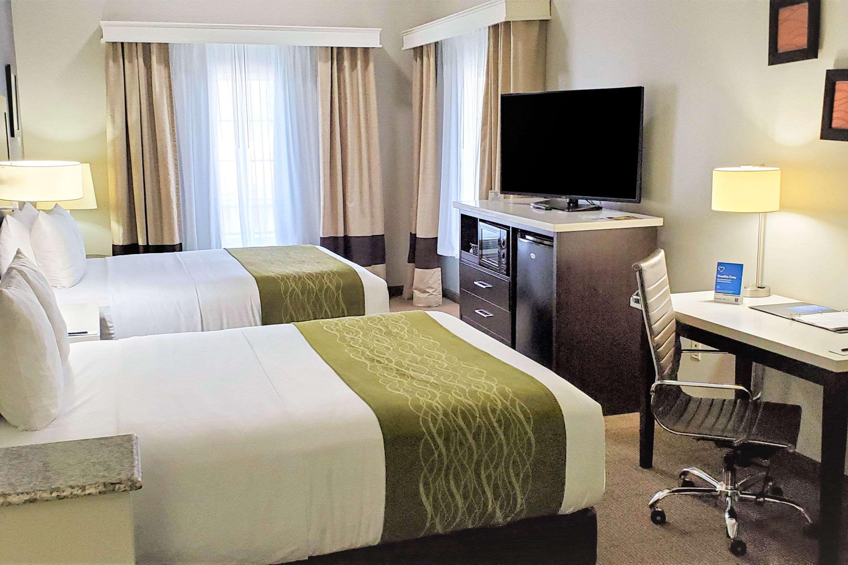 Comfort Inn & Suites Near Universal - N Hollywood - Burbank Лос-Анджелес Экстерьер фото