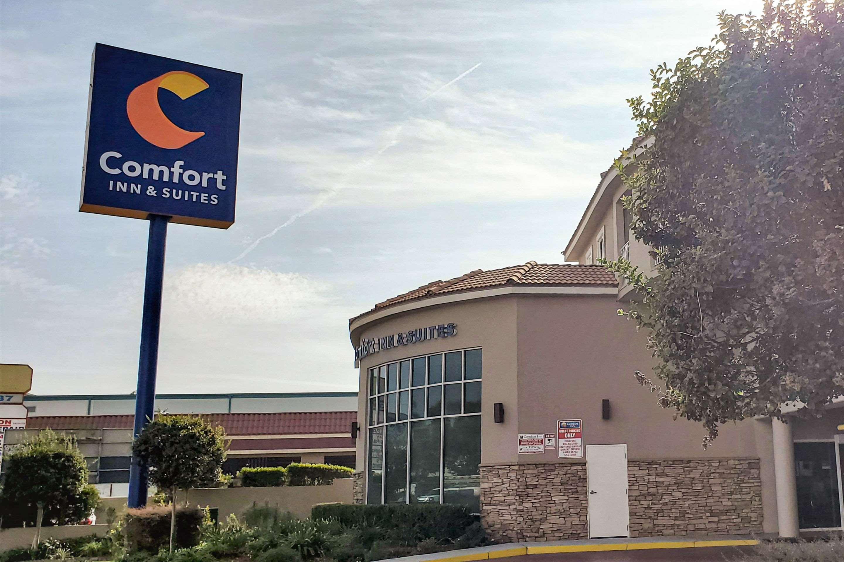 Comfort Inn & Suites Near Universal - N Hollywood - Burbank Лос-Анджелес Экстерьер фото